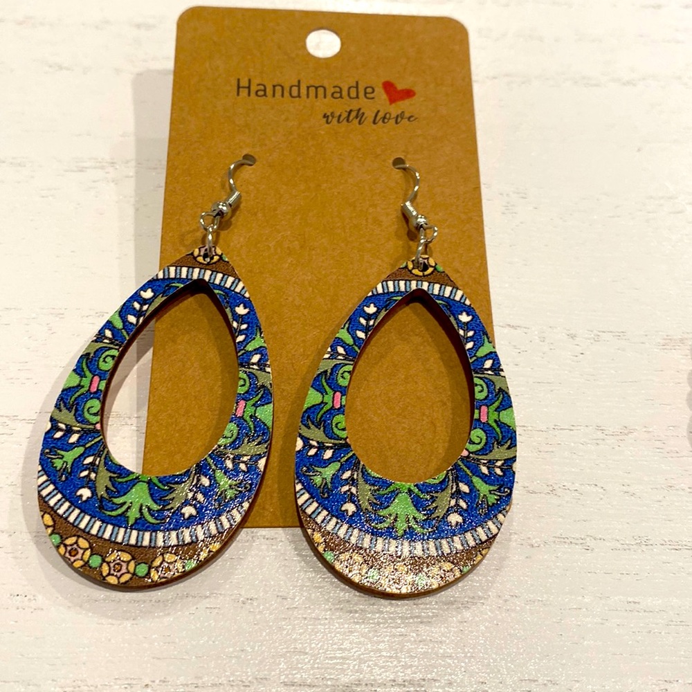 Wooden dangle earrings